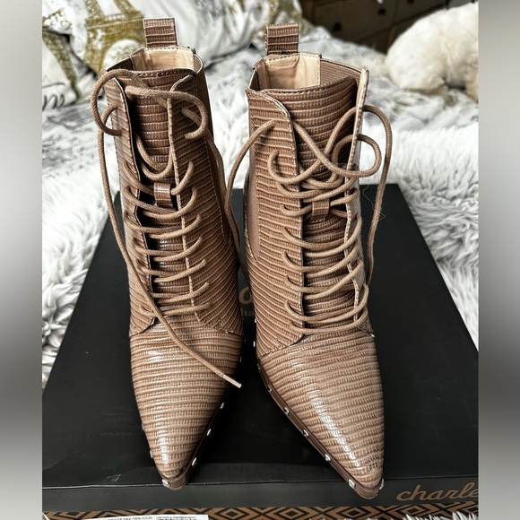 Debate booties super cute - Picture 2 of 8